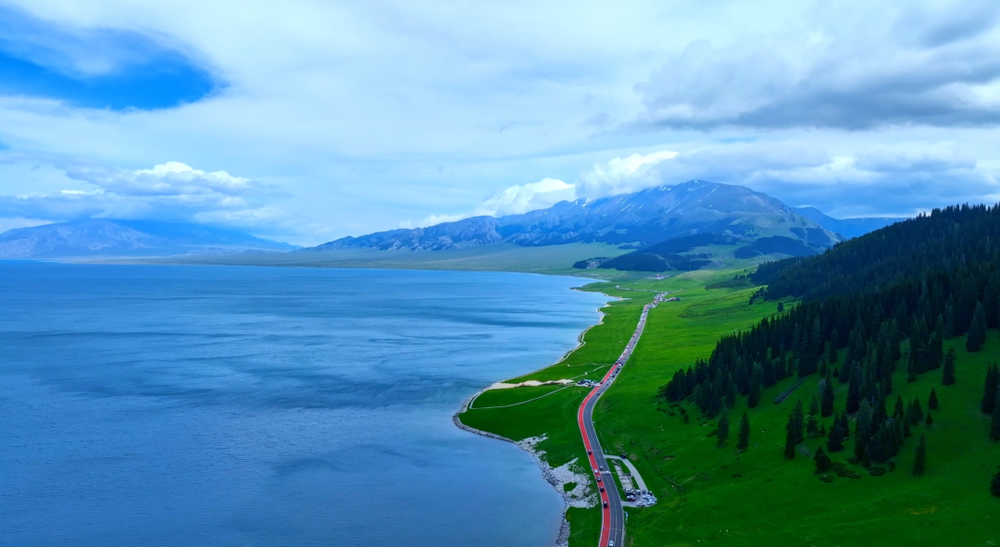 赛里木湖在哪边 8b4a3645ce0e43e59818a2a4661ef02d10.jpg