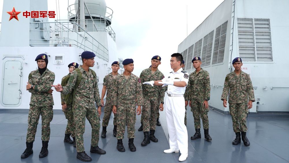 “和平友谊-2025”联演：中方舰艇开放日