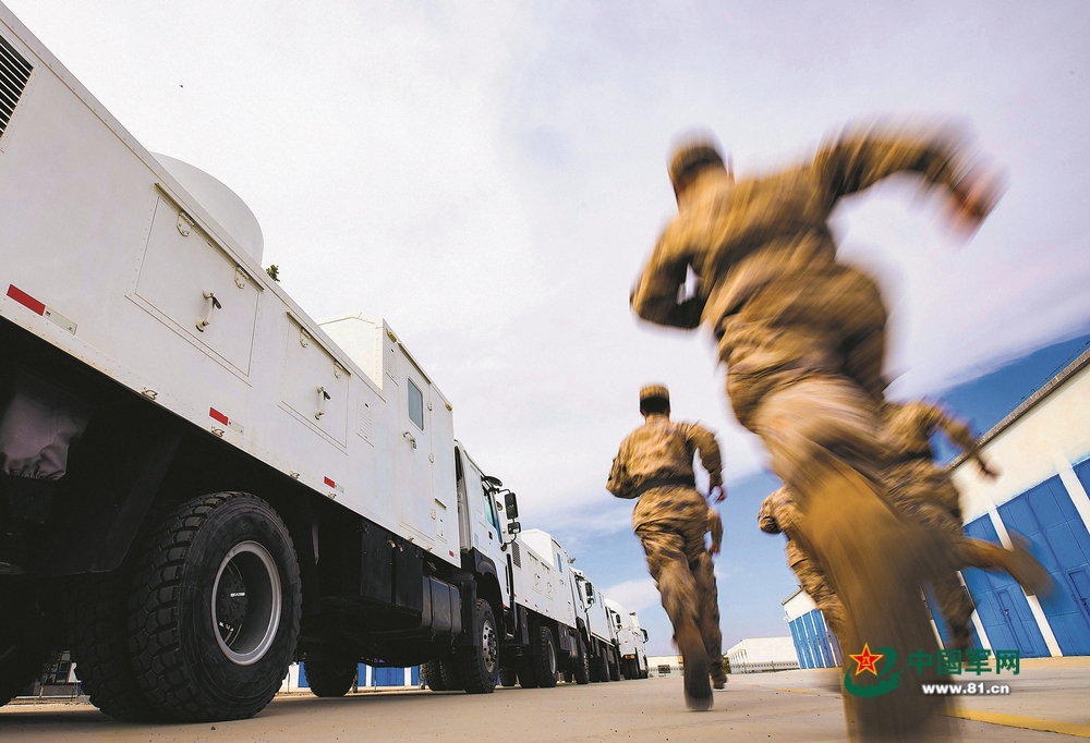 走近空军测控兵的“四维坐标系”