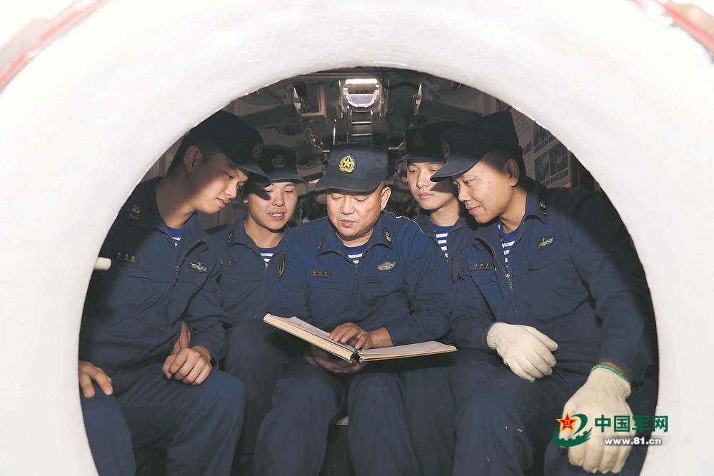 军营观察 | 潜入深海，他们的“远洋朋友圈”