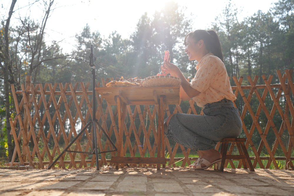 土貨線上售 豐收又增收——湖南洞口縣農(nóng)村網(wǎng)紅徐艷紅的助農(nóng)路_fororder_1