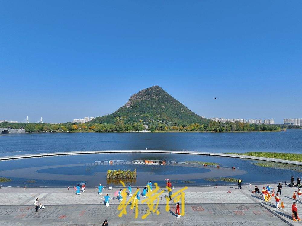 一年四季 泉在濟(jì)南丨濟(jì)南華山湖畔秋韻濃 再現(xiàn)《鵲華秋色圖》絕美畫卷