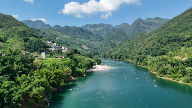 �ڰ��̴壬���尮��������ˮ��ɽ�価�����ܴ���Ȼ�����á�