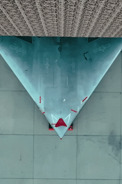 新机亮相，空军震撼发布