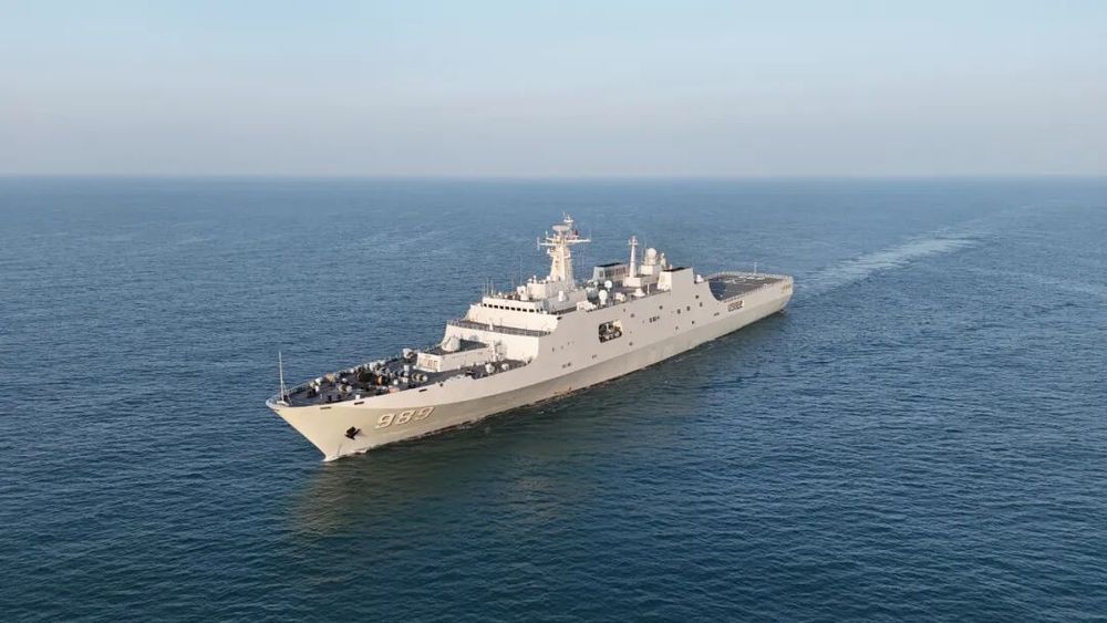 中国海军989编队访越