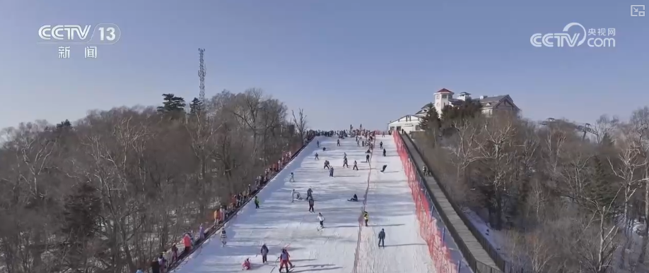 创新业态释放“冬雪夏凉”资源优势新活力“高端赛事+大众活动”添彩花样冰雪(图1)