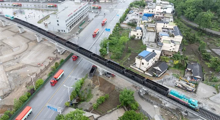 5��10�գ�������ˮ����֦������ȫ����̨�������ܻ���ͷ�����У�49�ּ������ؿ���ʽͶ�ˡ������ ��.jpg