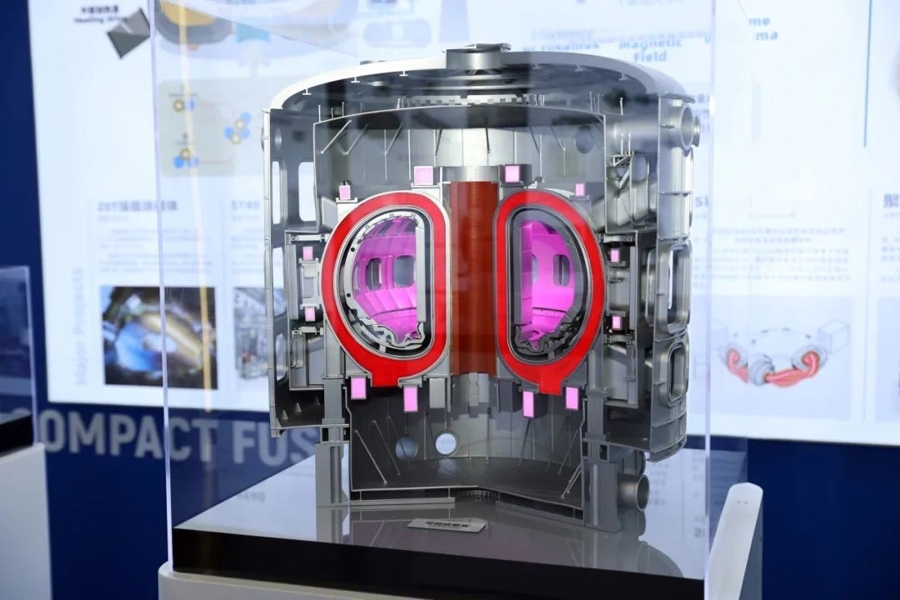 托卡馬克裝置模型(上海超導(dǎo)供圖)