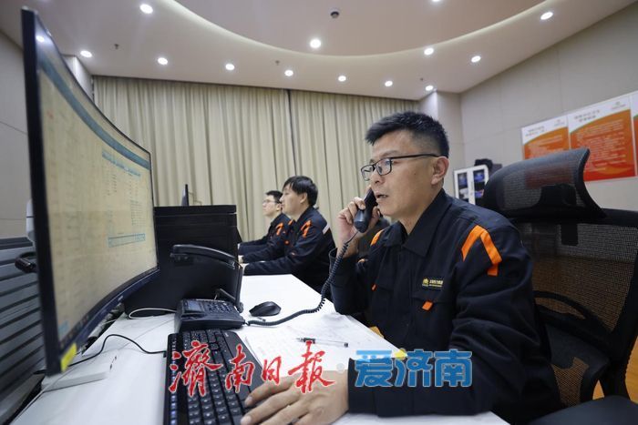 ��ǧ����ů�ܼҼ���һ�ߣ����Ϲ�ůӦ�Ժ������е�����