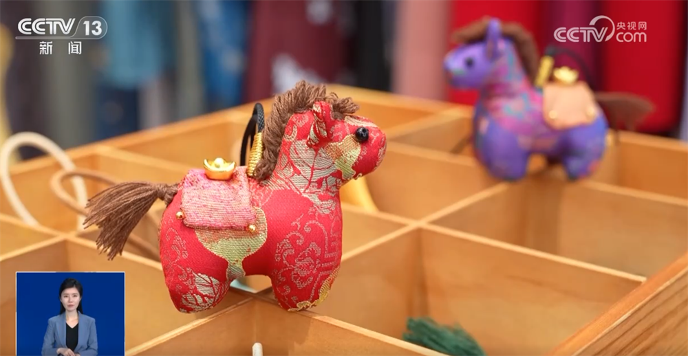 “国风+汉服”“国风+科技”文创”燃动节前文旅市场古韵国潮成顶流审美(图15)