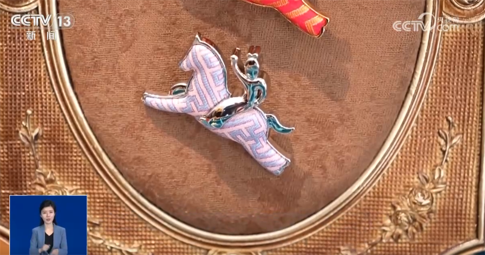 “国风+汉服”“国风+科技”文创”燃动节前文旅市场古韵国潮成顶流审美(图13)