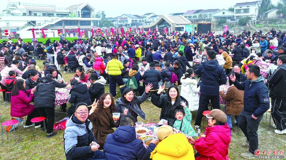 ��������       1��17�����磬����壬ǧ�����ο����������磬��ʰ�ص���ζ����ɳ����ȫý����� ����  ��������Ӱ����