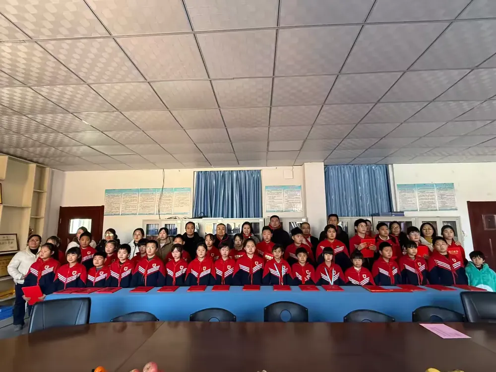 简篇-爱心助学,筑梦未来——柳埠街道大会小学爱心捐赠活动