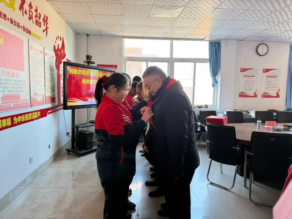 简篇-爱心助学,筑梦未来——柳埠街道大会小学爱心捐赠活动