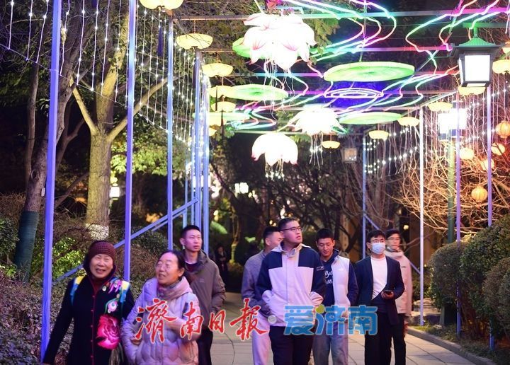 �ƻ�����ζŨ�������е�45�����µ�һȪӭ�����ƻ����������