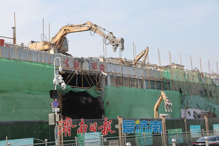 �����������ò���������� ��վ�Ϲ㳡��Ұ����