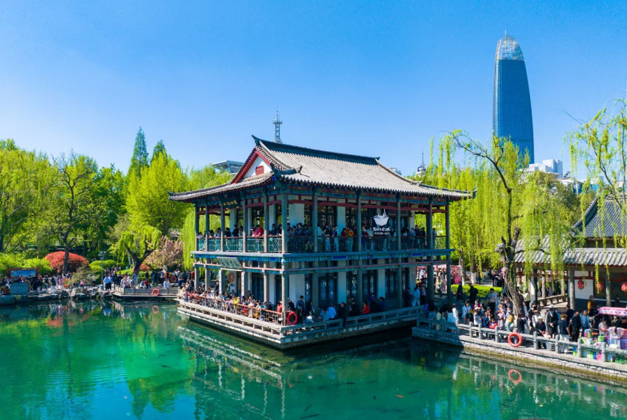 ��������Բ���չ٣�����30���ص��⾰���ۼƽӴ��οͳ�179���˴�