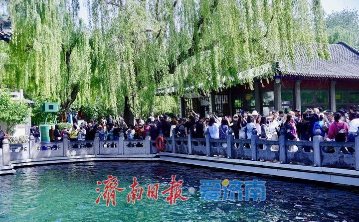 һ���ļ� Ȫ�ڼ���ح����ʱ�ڴ����� ��ͻȪ�Ͽ���ӿ