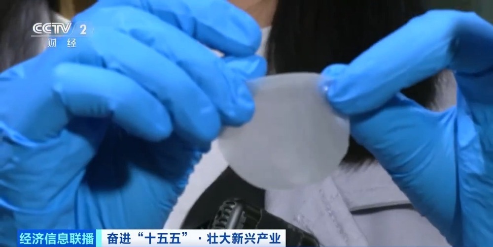 从超薄高强到智能互动“小材料”蕴藏“大能量”筑就产业新动能(图2)