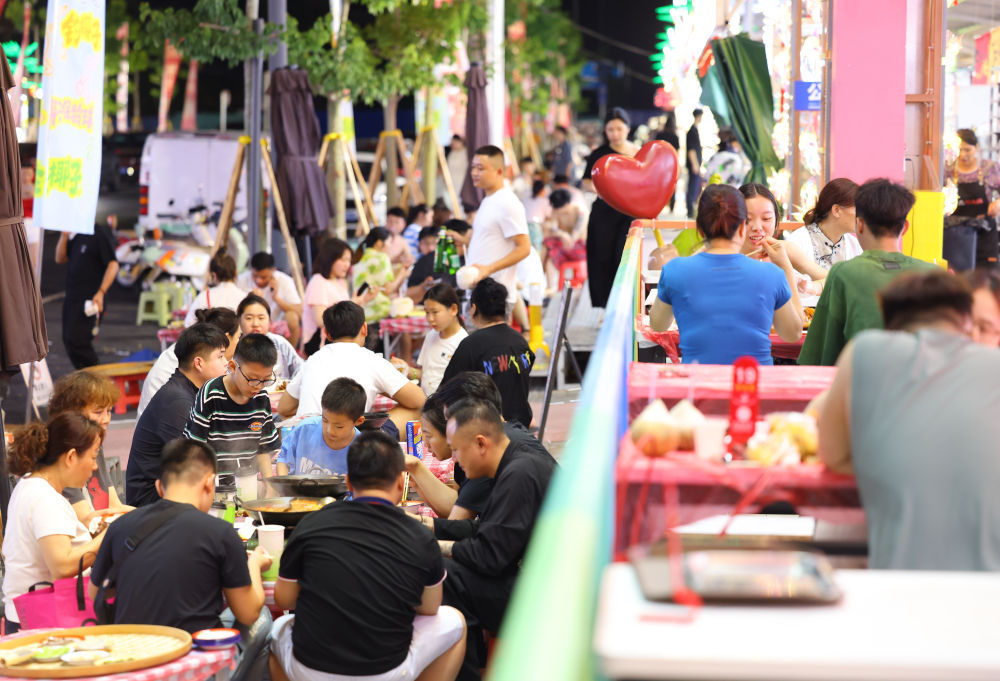 扩大内需一线观察：民生向暖产业向新
