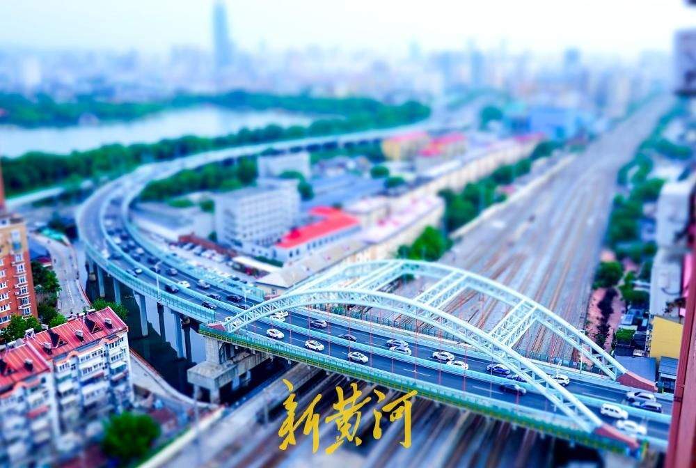 28年历史跨铁路桥维护,黄色桥梁换“灰装”焕新亮相
