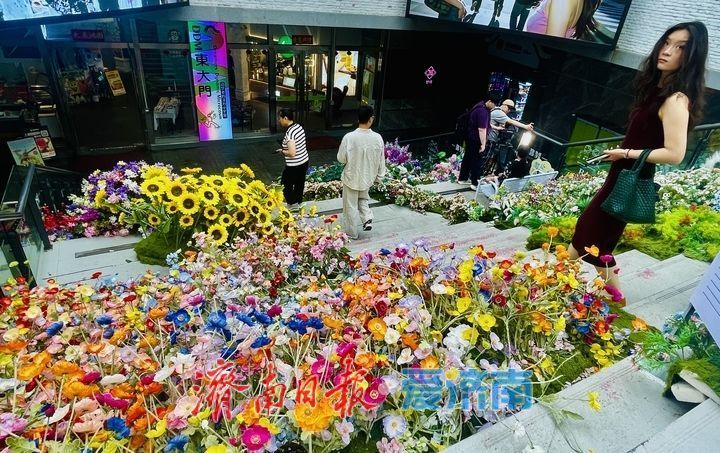 闯入现实版莫奈花园!老商埠“花海楼梯”浪漫值拉满
