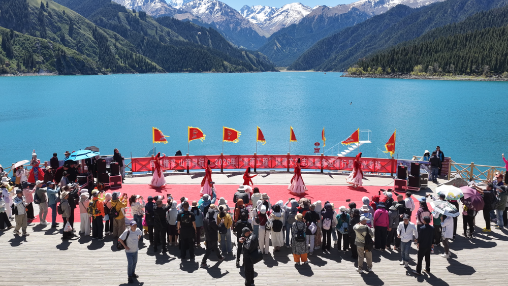 福建文旅志愿服务边疆行亮相天池景区
