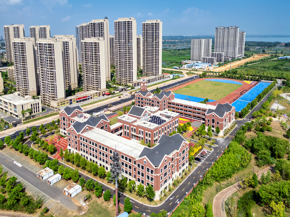 新洲一中航天城校区.jpg 新洲一中航天城校区.jpg