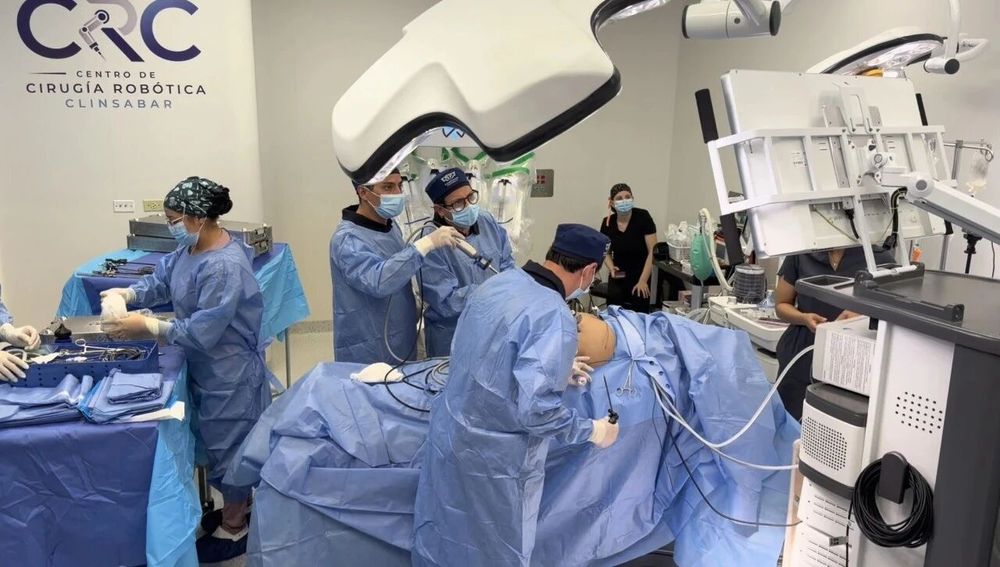 龙江造康多机器人完成拉丁美洲首例跨洲际远程手术(图1)