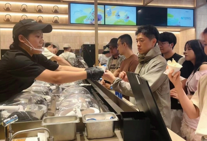 今夏手工现制冰淇淋受追捧