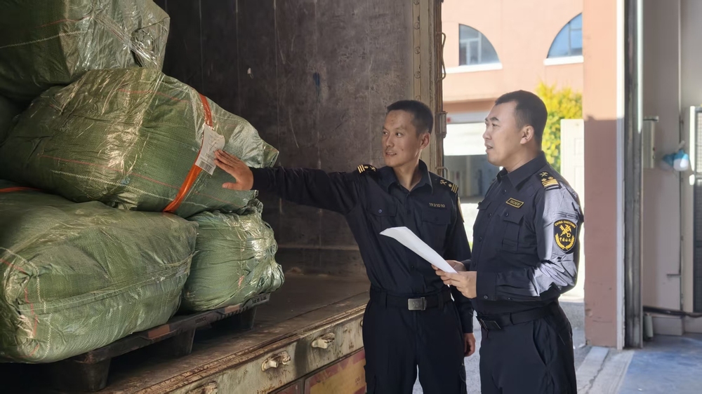 前8个月哈尔滨市外贸同比增长265%(图1)