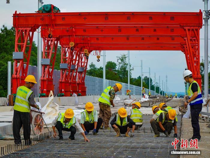 两万余名建设者坚守岗位重庆多条高铁建设加速推进(图2)