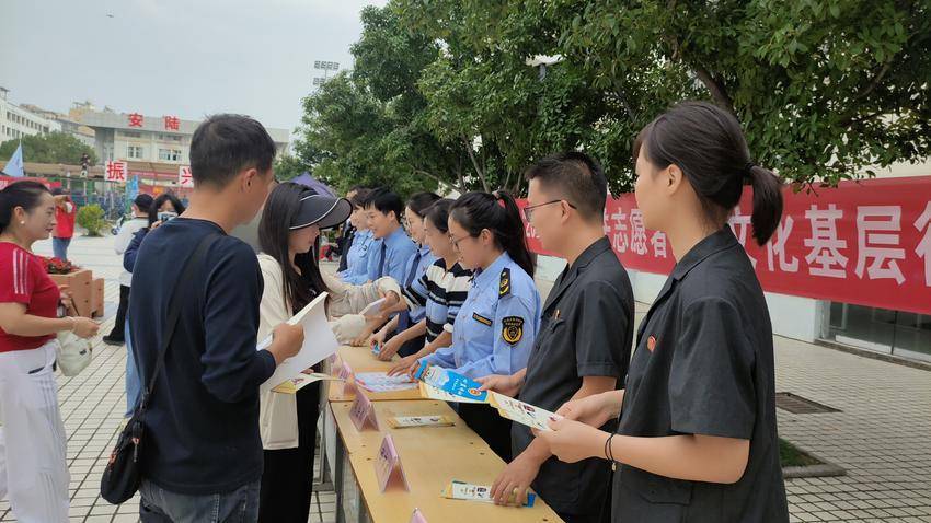 安陆市“2026年青年普法志愿者法治文化基层行”走进乡超主题宣传活动侧记.doc